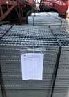 ASTM 123 30X25 سلالم معدنية بناء صريف مجلفن