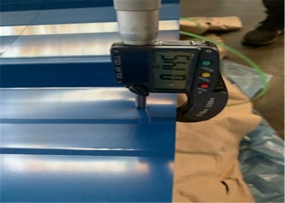 شراء JIS G3312 CGCC 0.25mm ألواح السقف الفولاذية المموجة 820 مم online manufacture